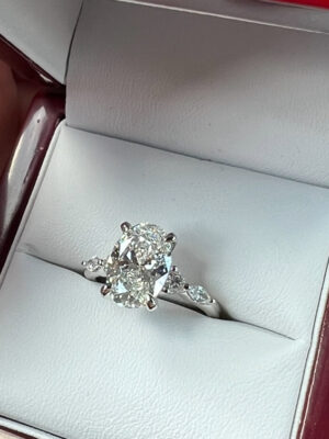 IGI Certified 3.02 CT G VS2 Lab Grown Oval Brilliant Diamond Ring