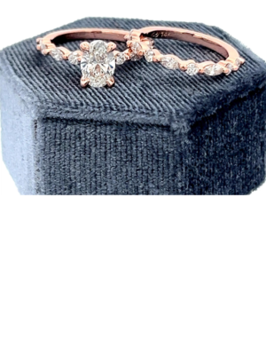 IGI Certified 1.04 CT D VVS1 Lab Grown Oval Brilliant Rose Gold Diamond Ring Set