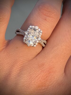 IGI Certified 3.07 CT H VS1 Lab Grown Cushion Brilliant Diamond Ring