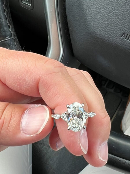 IGI Certified 3.02 CT G VS2 Lab Grown Oval Brilliant Diamond Ring - Image 5