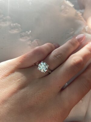 IGI Certified 2.10 CT E SI1 Lab Grown Round Brilliant Diamond Ring