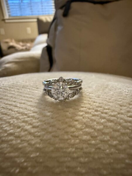 IGI Certified 1.51 CT E VS1 Lab Grown Round Brilliant Diamond Ring - Image 2