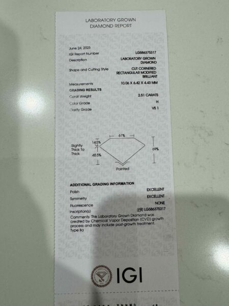 IGI Certified 2.51 CT H VS1 Lab Grown Cut Cornered Rectangular Modified Brilliant Diamond Ring and Matching Band - Image 3