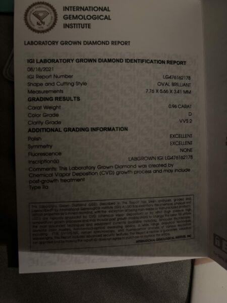 IGI Certified 0.96 CT D VVS2 Lab Grown Oval Brilliant Diamond Ring - Image 3