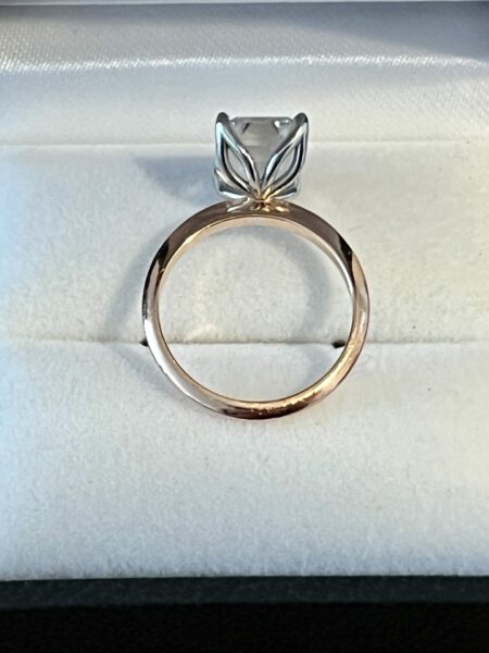 IGI Certified 3.03 CT E VS1 Lab Grown Emerald Cut Diamond 14 KT Rose Gold Ring - Image 2
