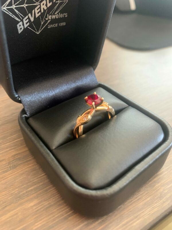 2 0.05 CTW E-F VS Lab Grown Round Brilliant Diamonds and Ruby Ring - Image 6
