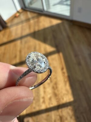 GIA Certified 1.30 CT H SI1 Oval Diamond 14 KT Gold Ring