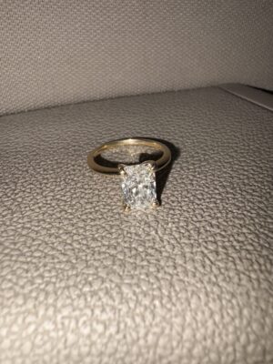 GIA Certified 2.01 CT H VS1 Lab Grown Modified Cut-Cornered Rectangular Modified Brilliant Cut Diamond Ring