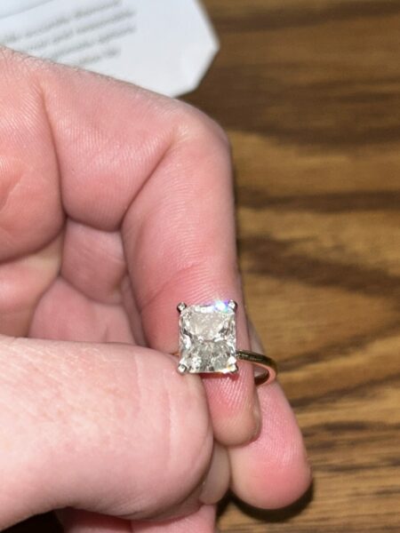 3.02 CT F SI1 Lab Grown Radiant Diamond 14 KT Gold Ring - Image 4