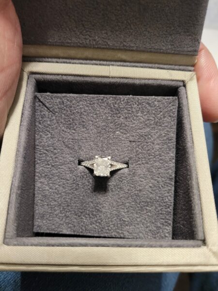 IGI Certified 1.63 CT F VVS2 Lab Grown Cushion Cut Diamond Ring
