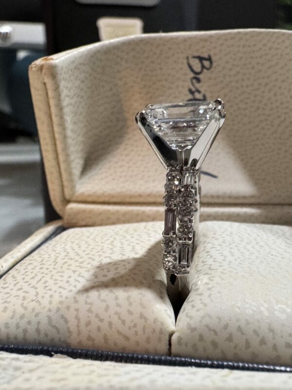 IGI Certified 2.21 CT D VVS2 Lab Grown Emerald Cut Diamond Ring - Image 5