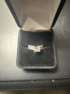 IGI Certified 1.18 CT G VVS2 Lab Grown Princess Cut Diamond Ring