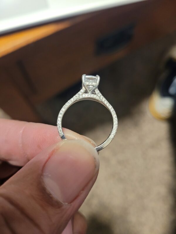 IGI Certified 1.63 CT F VVS2 Lab Grown Cushion Cut Diamond Ring - Image 4