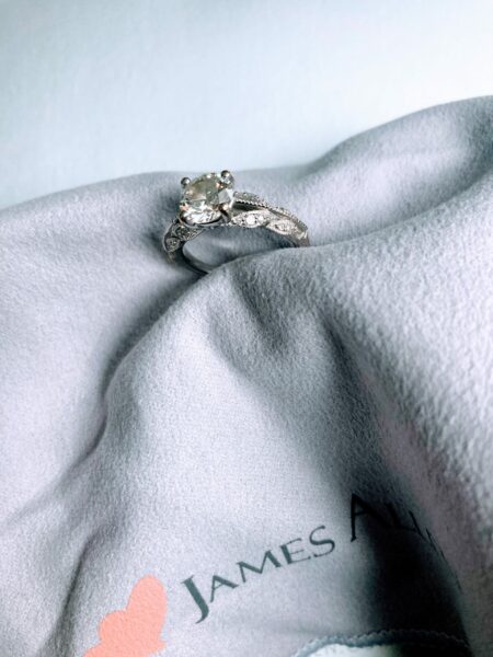 IGI certified 1.58 CT D VS1 Lab Grown Round Diamond 18KT White Gold Ring - Image 4