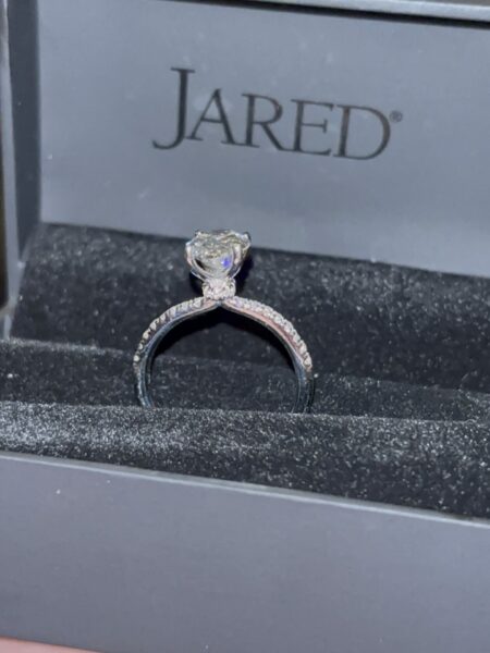 IGI 2.29 CT SI1 D Lab Grown Oval Diamond Ring - Image 2