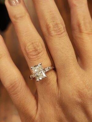 IGI 2.19 Carat G VS1 Radiant Lab-Grown Diamond Ring