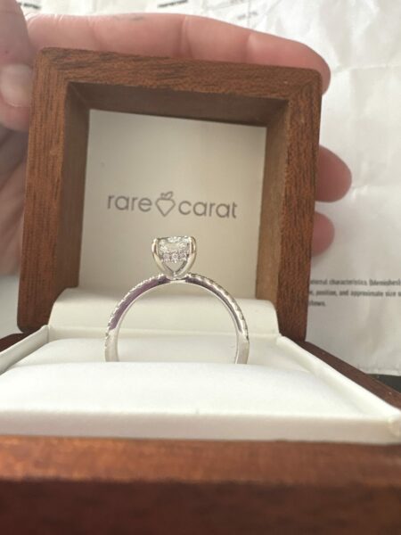 IGI Certified 1.59 CT J VS2 Lab Grown Cut Cornered Rectangular Modified Brilliant Diamond Ring - Image 3