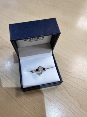 1.6 CT F VS1 Lab Grown Pear Shaped Diamond Ring