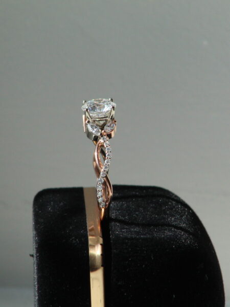 IGI Certified 1.32 CT E VS1 Lab Grown Round Brilliant Diamond Ring - Image 7