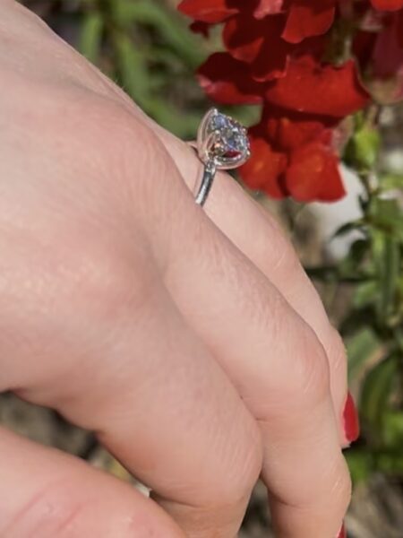 IGI Certified 1.54 CT F VVS1 Lab Grown Round Brilliant Diamond Ring - Image 3