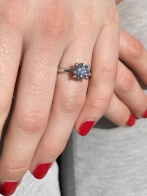 IGI Certified 1.54 CT F VVS1 Lab Grown Round Brilliant Diamond Ring