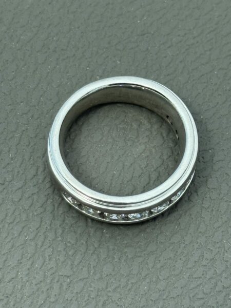 1.5 Carat G SI2 Round Lab-Grown Diamond Ring - Image 3