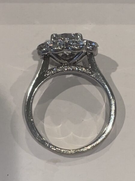 1.50 Carat F VS1 Round Lab-Grown Diamond Ring - Image 2