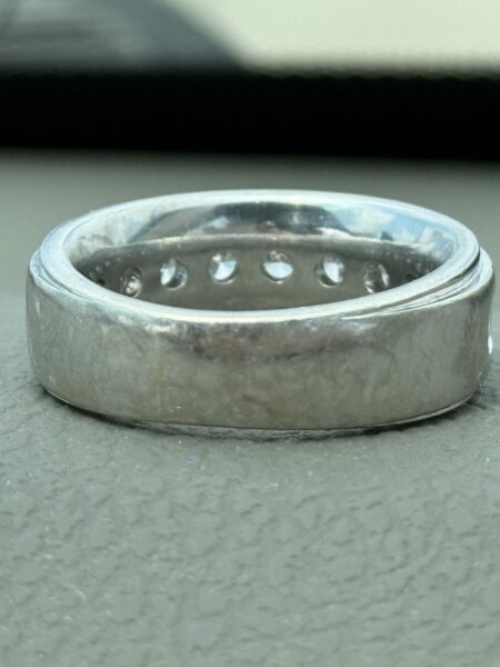 1.5 Carat G SI2 Round Lab-Grown Diamond Ring - Image 4