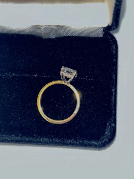 IGI 2.02 Carat I VS2 Radiant Lab-Grown Diamond Ring - Image 4