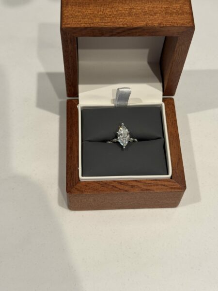 IGI Certified 1.71 CT F VVS2 Lab Grown Marquise Diamond Ring - Image 10