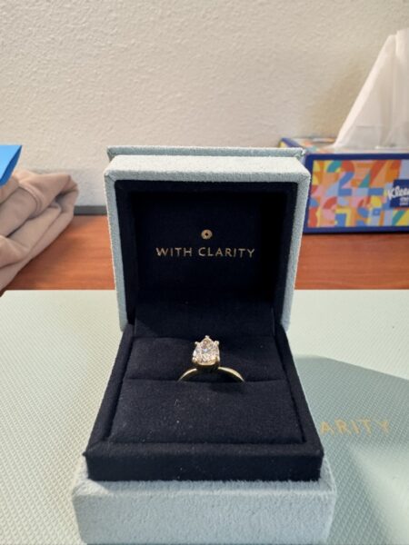 IGI 1.53 Carat D VVS2 Pear Lab-Grown Diamond Ring - Image 10