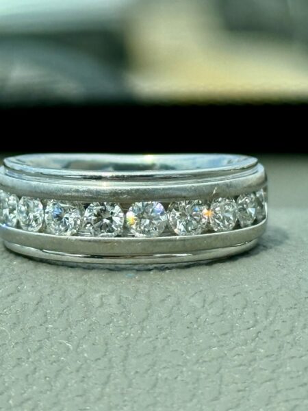 1.5 Carat G SI2 Round Lab-Grown Diamond Ring - Image 5
