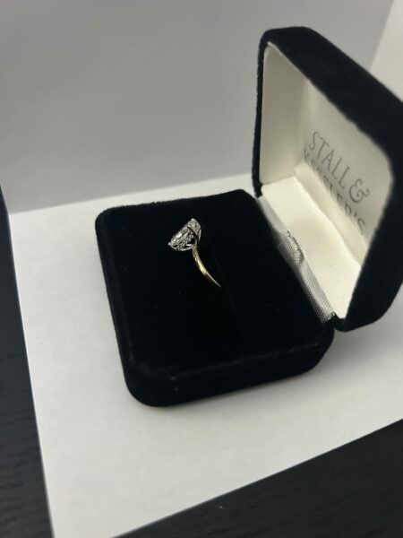 IGI 2.02 Carat I VS2 Radiant Lab-Grown Diamond Ring - Image 6
