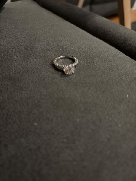 1.81 Carat H VS2 Round Lab-Grown Diamond Ring - Image 2