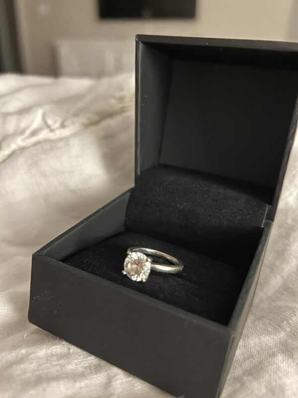 2 Carat F SI2 Round Lab-Grown Diamond Ring - Image 2