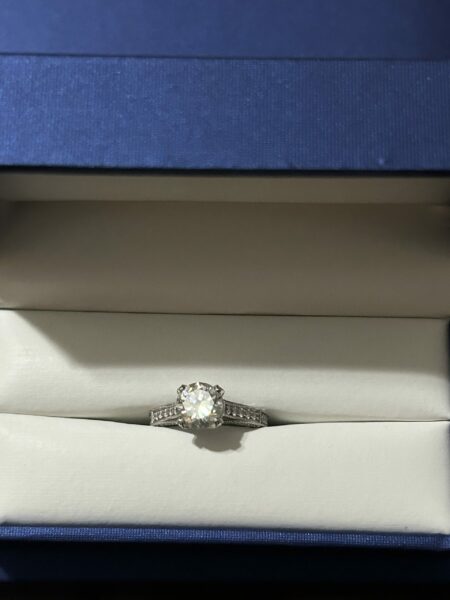 2 Carat F VVS1 Round Lab-Grown Diamond Ring - Image 2
