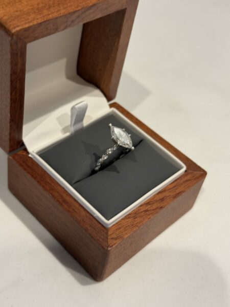IGI Certified 1.71 CT F VVS2 Lab Grown Marquise Diamond Ring - Image 12