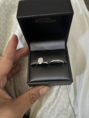 IGI 1.51 Carat E VS1 Oval Lab-Grown Diamond Ring