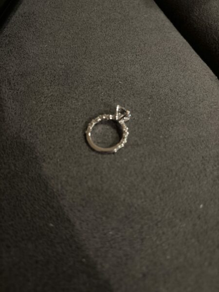 1.81 Carat H VS2 Round Lab-Grown Diamond Ring - Image 3