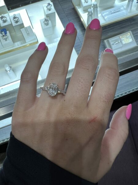 IGI 1 Carat E VS1 Oval Lab-Grown Diamond Ring