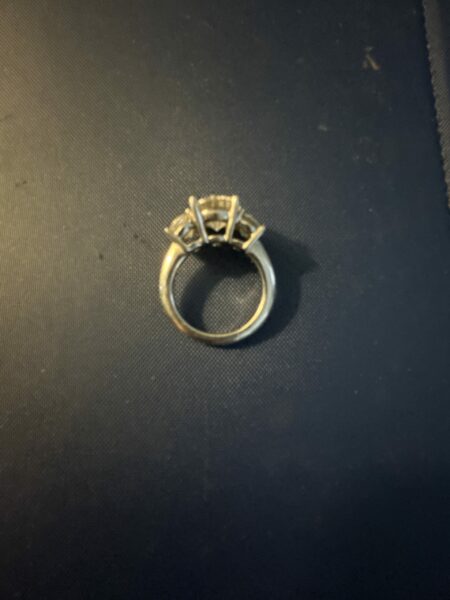 IGI 4 CT F VS1 Lab Grown Round Diamond Ring - Image 5
