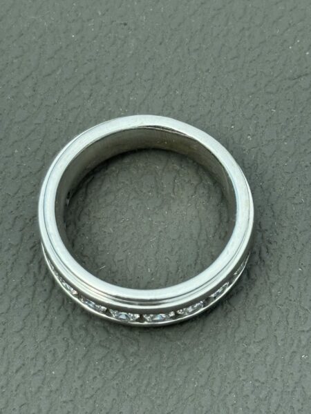 1.5 Carat G SI2 Round Lab-Grown Diamond Ring - Image 2