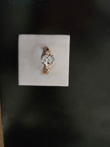 IGI 1.19 Carat H VS1 Oval Lab-Grown Diamond Ring - Image 2