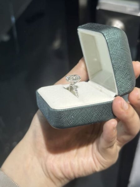 IGI 4.03 Carat D VS1 Oval Lab-Grown Diamond Ring - Image 2