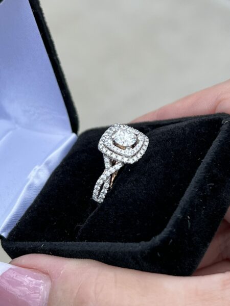 .75 Carat G VS2 Round Natural Diamond Ring - Image 6