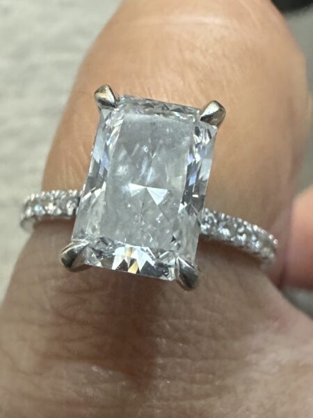 IGI 2.36 Carat F VVS2 Cushion Lab-Grown Diamond Ring - Image 4