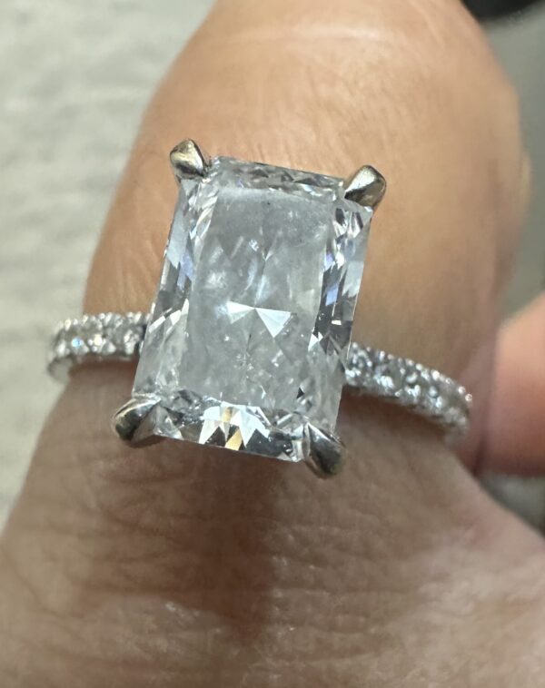 IGI 2.36 Carat F VVS2 Cushion Lab-Grown Diamond Ring - Image 4