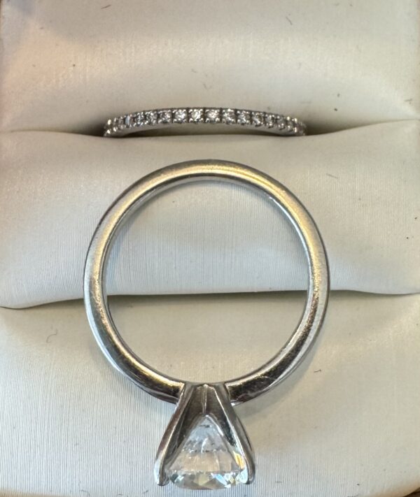 IGI 2.01 Carat D VS2 Round Lab-Grown Diamond Ring - Image 5