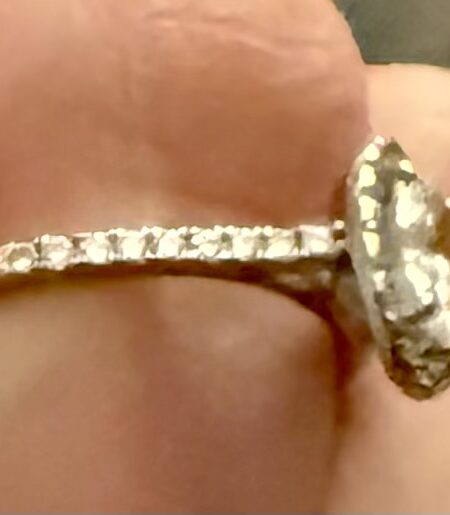 IGI .77 Carat H VS2 Oval Lab-Grown Diamond Ring - Image 3