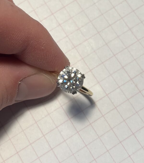 3.02 Carat D VVS1 Round Lab-Grown Diamond Ring - Image 3